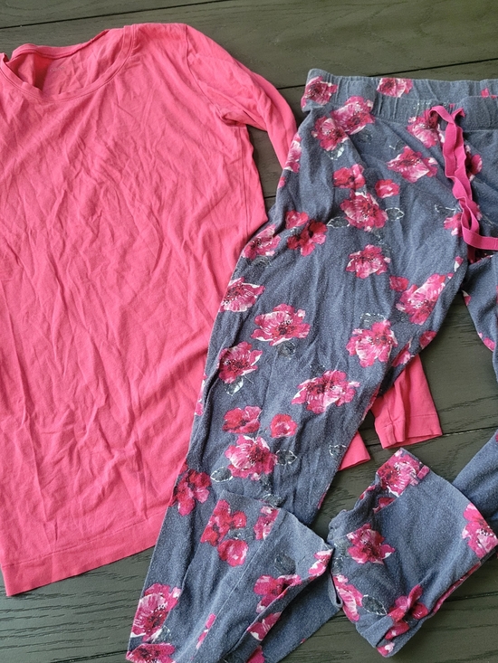 GAP Other - GAP Body pajamas loungewear Sleepwear size s small. Some wash wear.